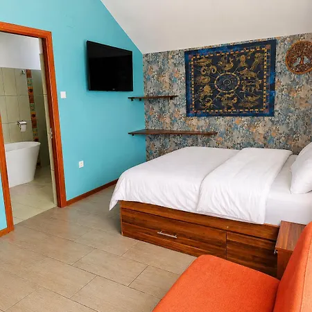 Vis De Primavara, Intreaga Cu 4 Dormitoare Si La Villa