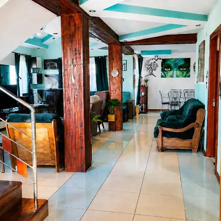 Vis De Primavara, Intreaga Cu 4 Dormitoare Si La Villa *