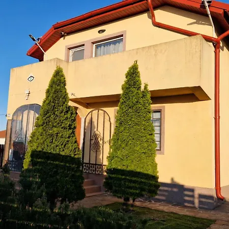 Vis De Primavara, Intreaga Cu 4 Dormitoare Si La * Limanu